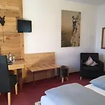 Ξενοδοχείο Bergruh 4*
